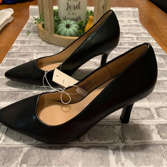 A New Day Womens Size 7 Black High Heel Shoes Memory Foam NWT $29.99 - Picture 8 of 12
